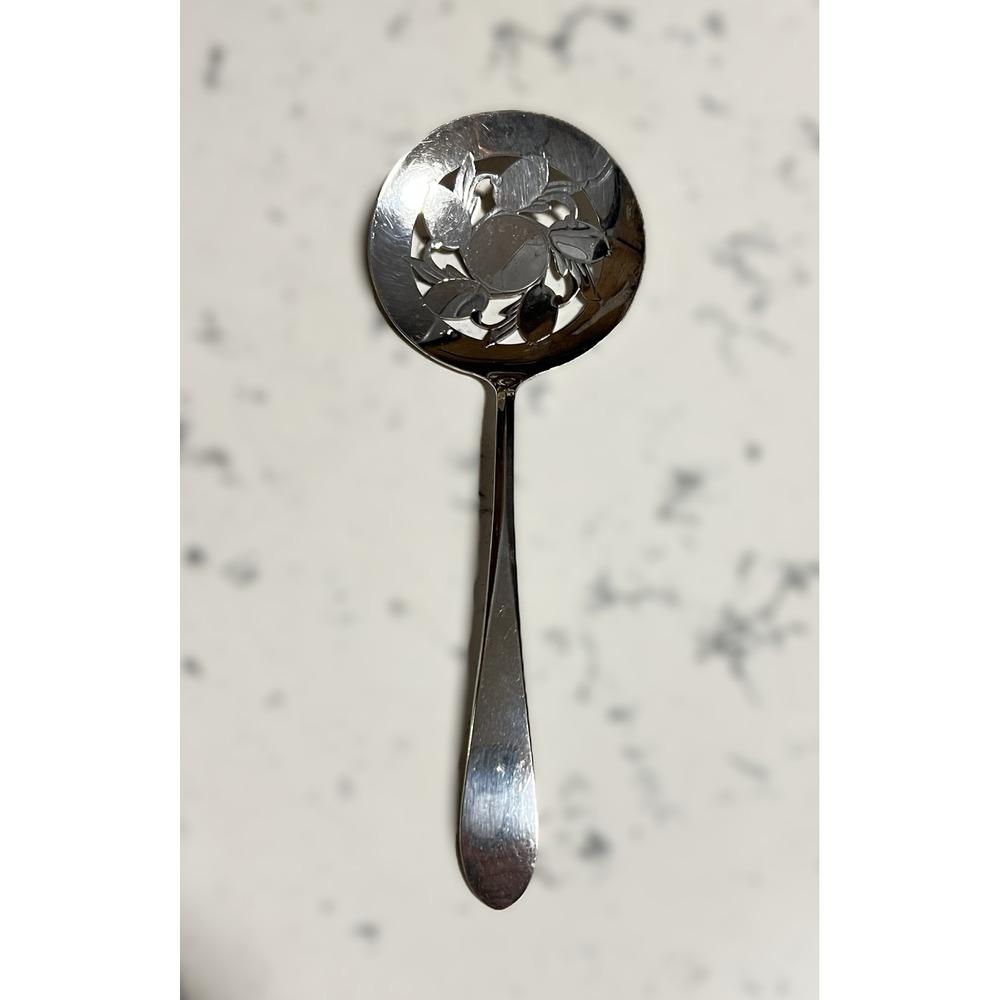 Vintage Wm Rogers Silverplate Pierced Tomato Server Cranberry Spoon 7.5"